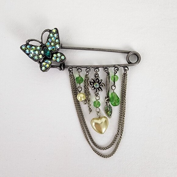 Butterfly Safety Pin Brooch Heart & Chain Charms Whimsical Y2K Girly Fashion - Picture 1 of 8